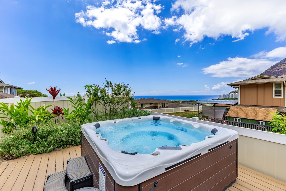 4 BDRM, Near beach, Ocean Views, HotTub, Pool, Gym gallery image 3