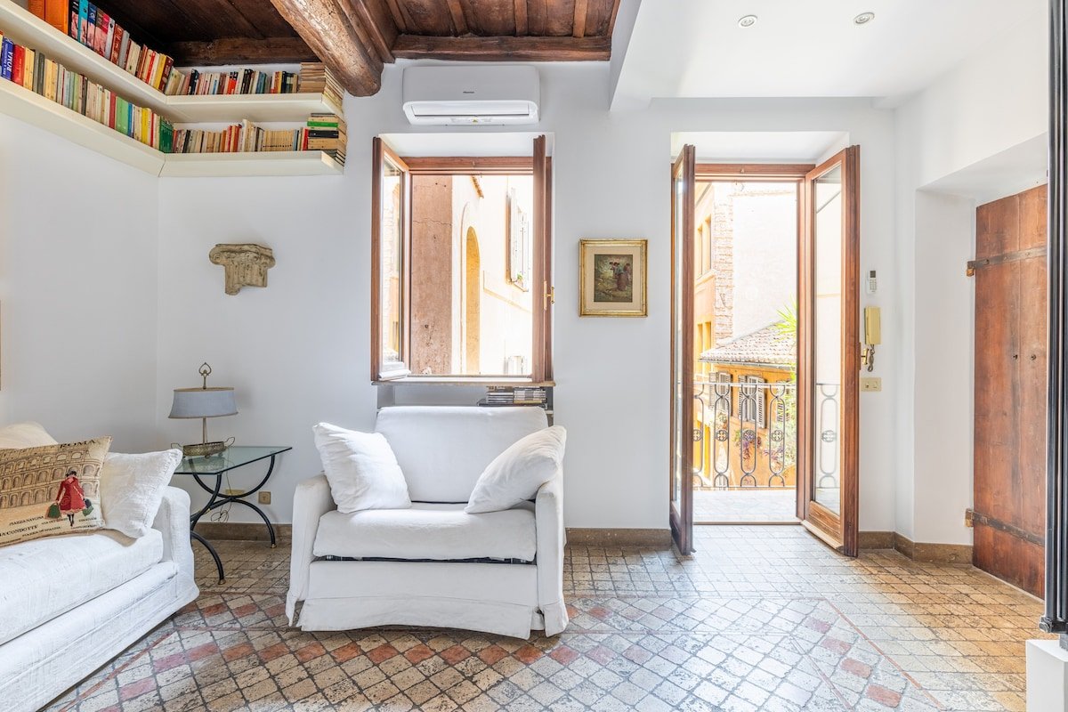 Prestigious 2 bedrooms Domus in Forum Area gallery image 3