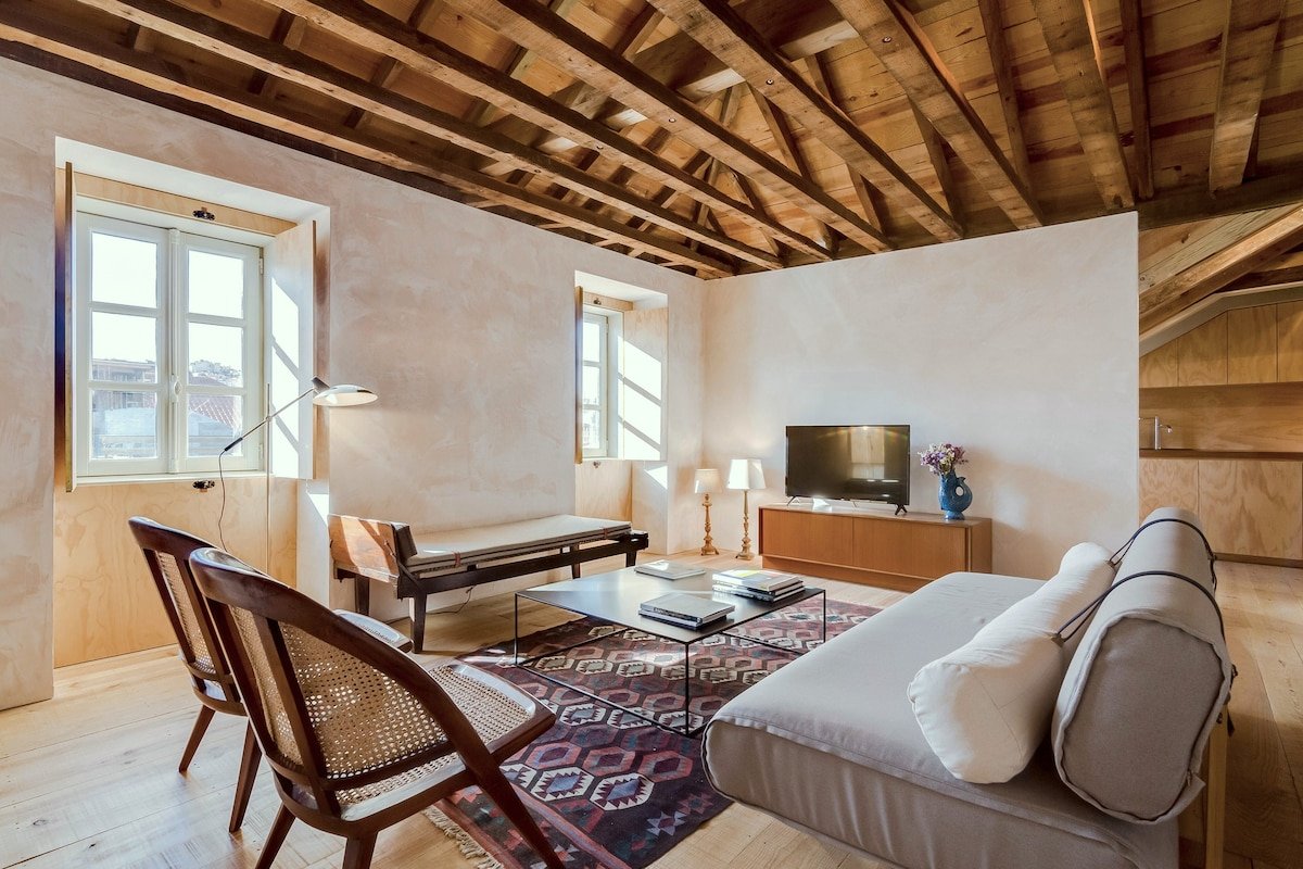 Under a Wooden Sky – Design Apt at Lisbon Downtown gallery image 5