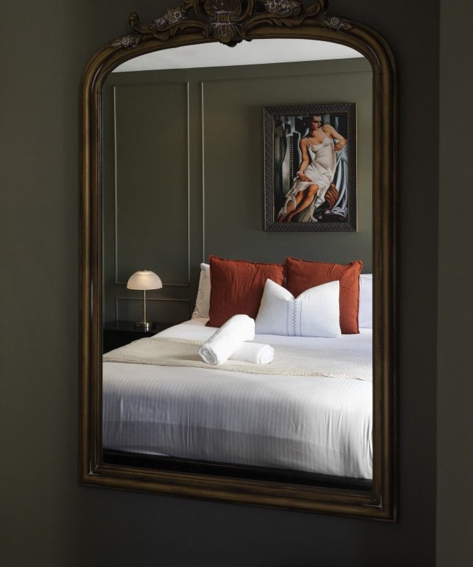 Art Deco Penthouse Retreat | Luxury on 2 levels gallery image 4