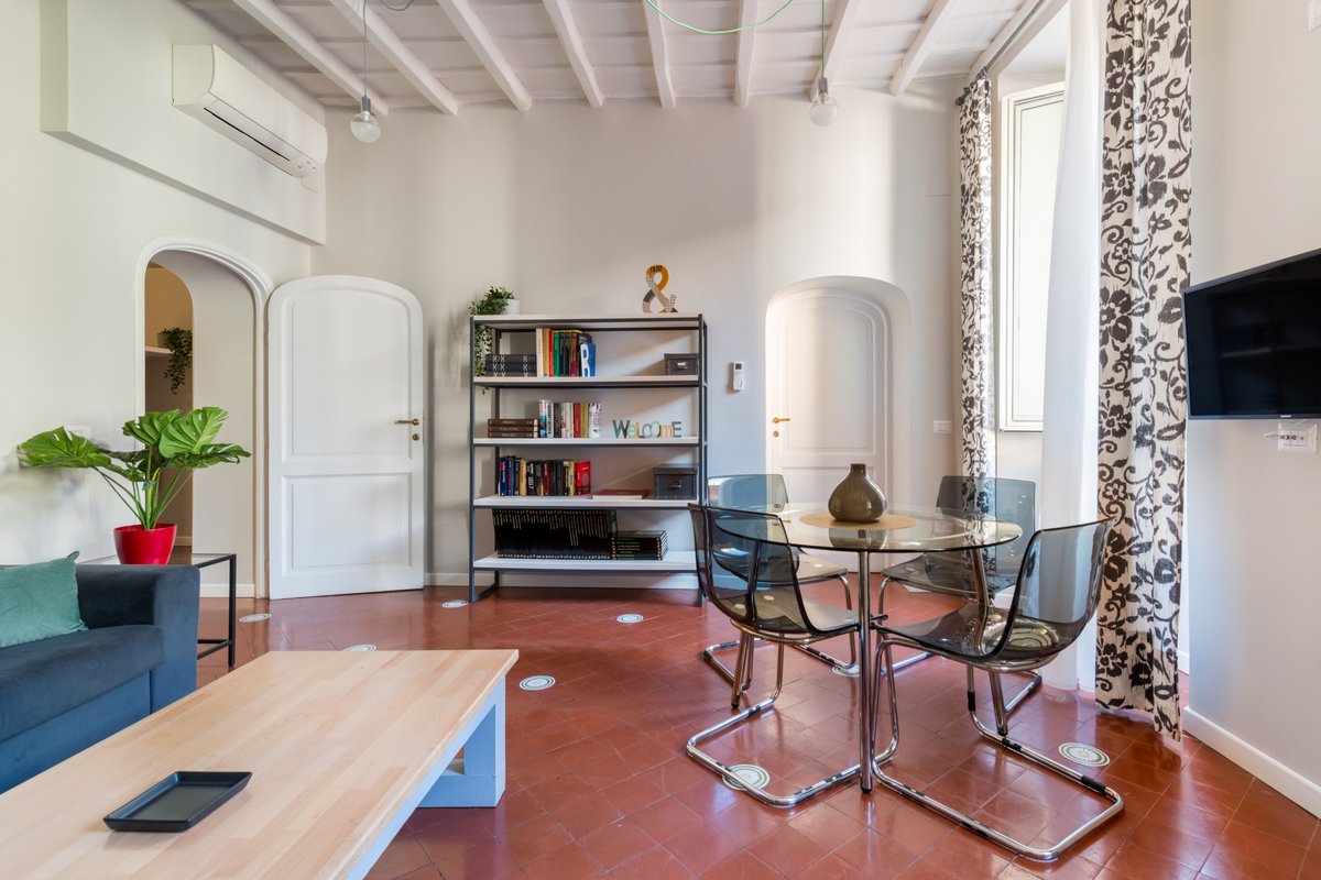 Spacious and elegant in Campo de’ Fiori | Int. 6