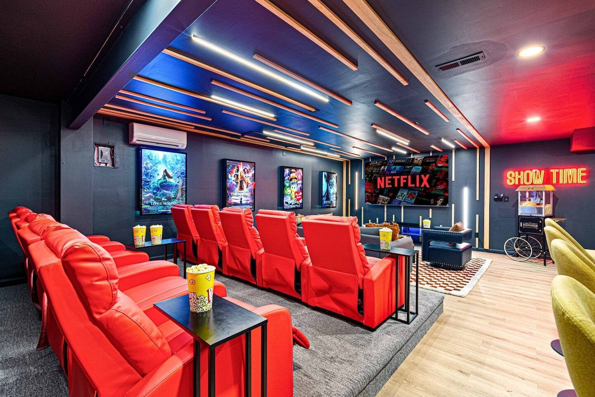 Lux Nature Villa: Games & Spa! gallery image 3