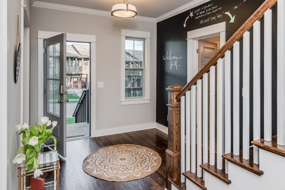 Designer Home in Music City gallery image 4