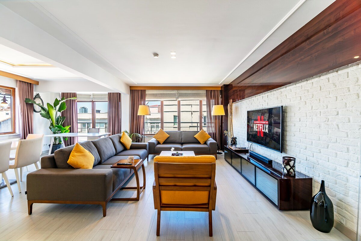 Spacious Apartment Cihangir Taksim Istanbul gallery image 3