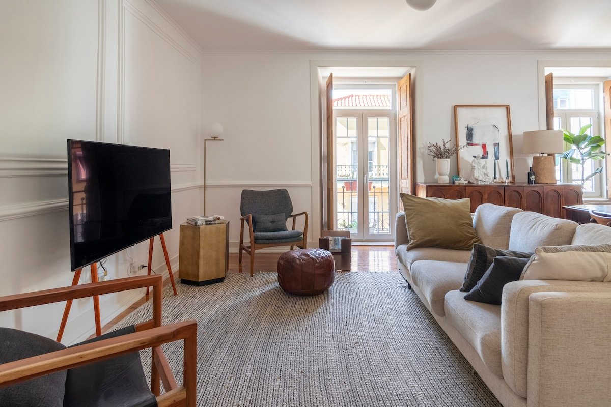 Casa das Flores 4BR + Office Space and A/C gallery image 4