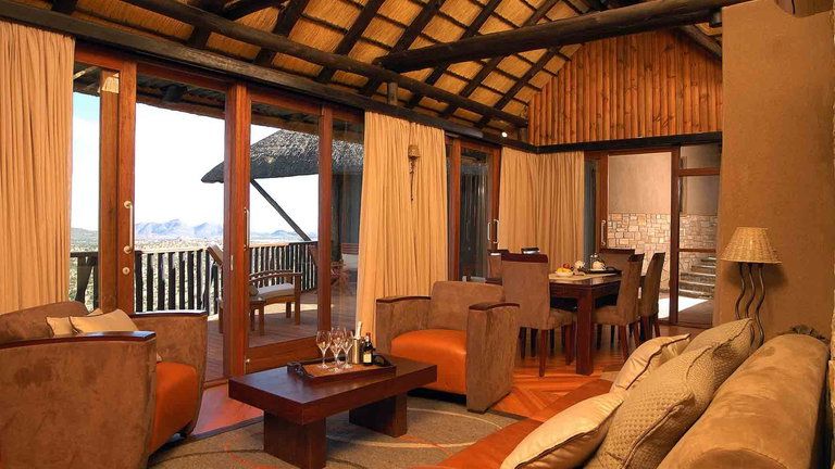 GocheGanas Nature Reserve & Wellness Village The Crown Suite