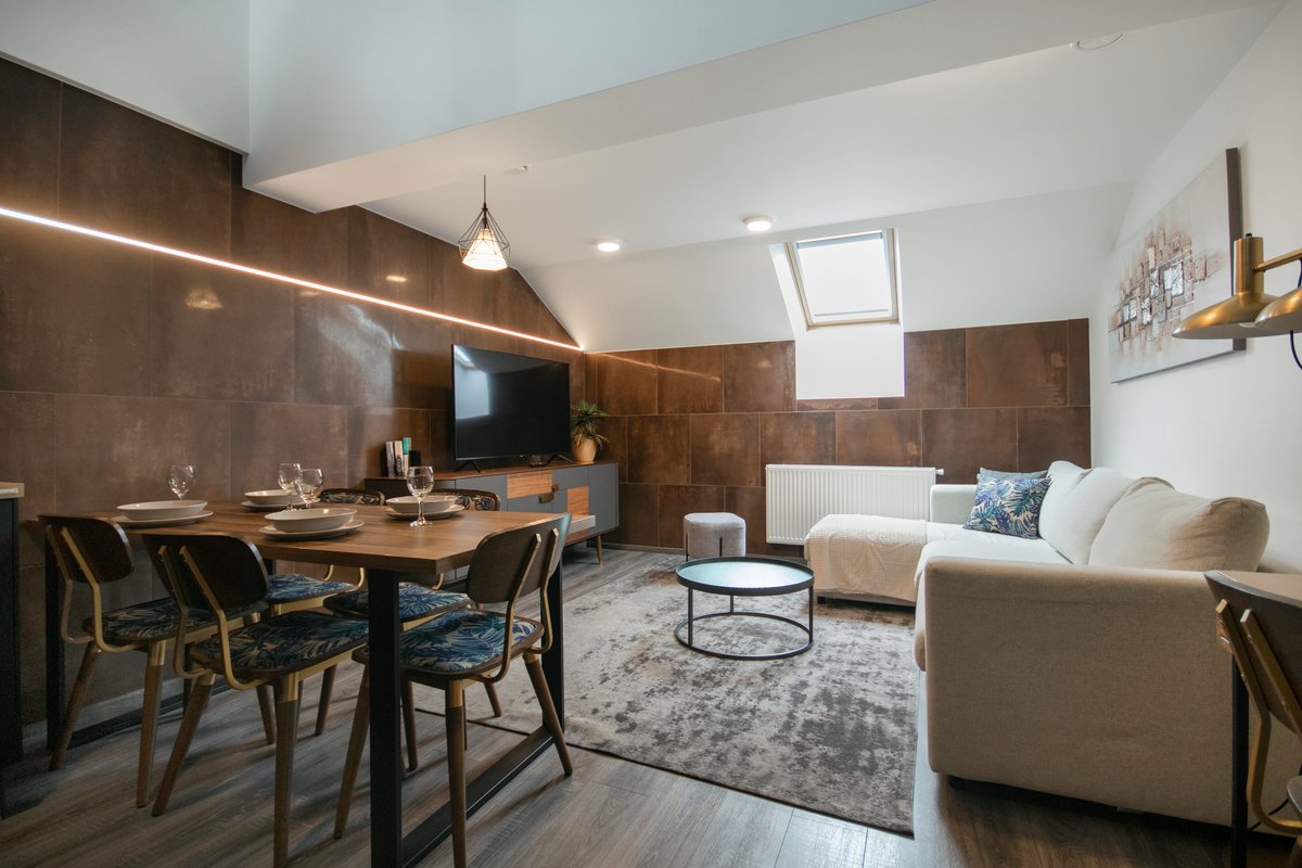 Urban Apt in Vinohrady with A/C – CORU House