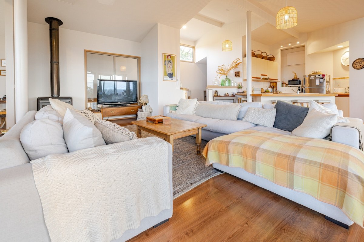 Blue Sky View Great Ocean Road gallery image 3