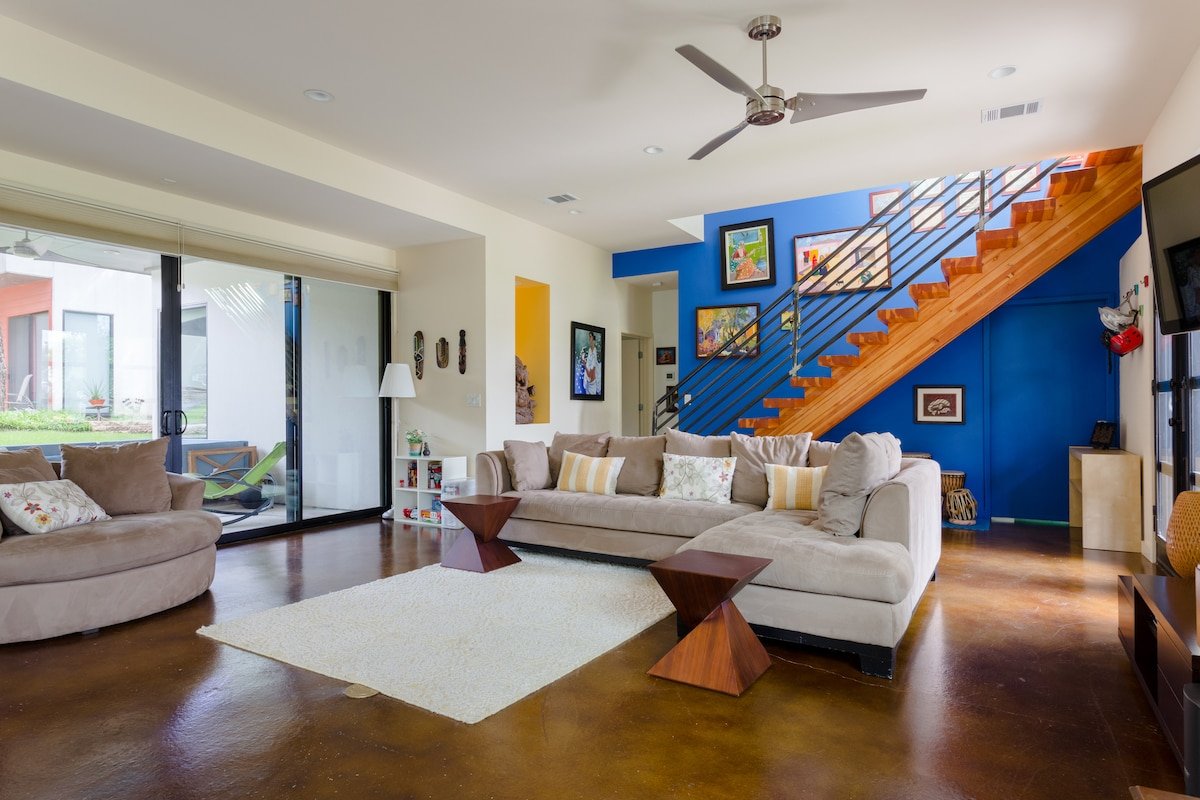 Urban Riverside Retreat Bungalow gallery image 3