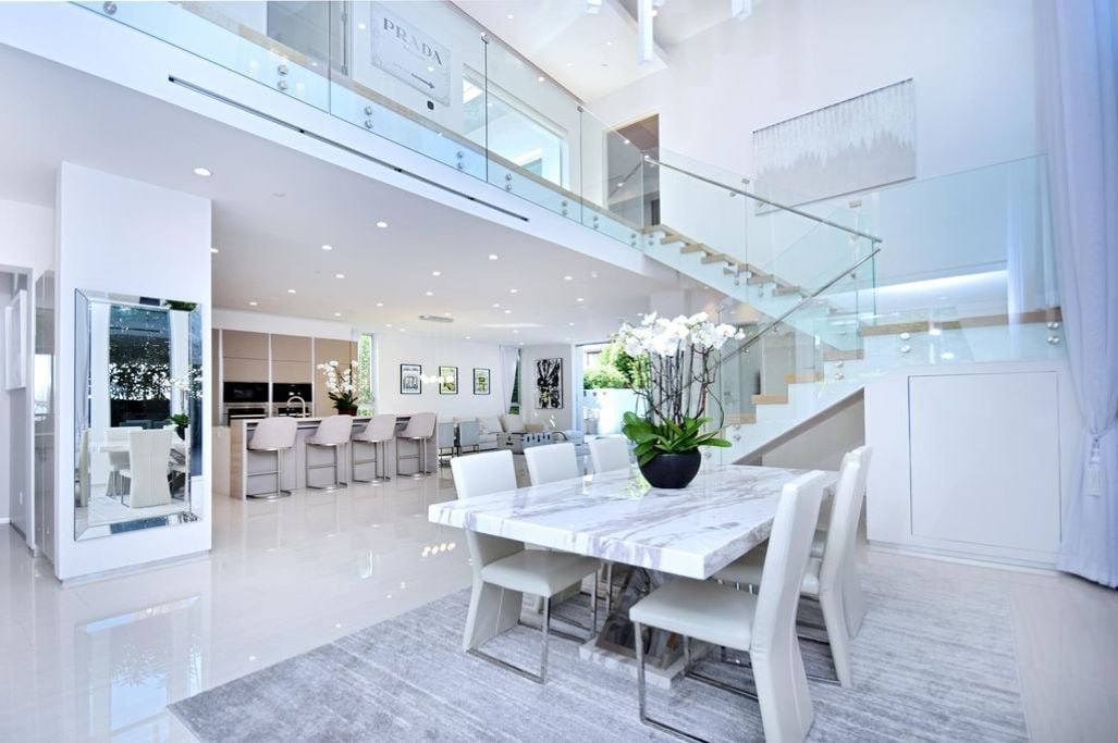 Luxury VERY LUCKY Mansion/No parties allowed gallery image 2