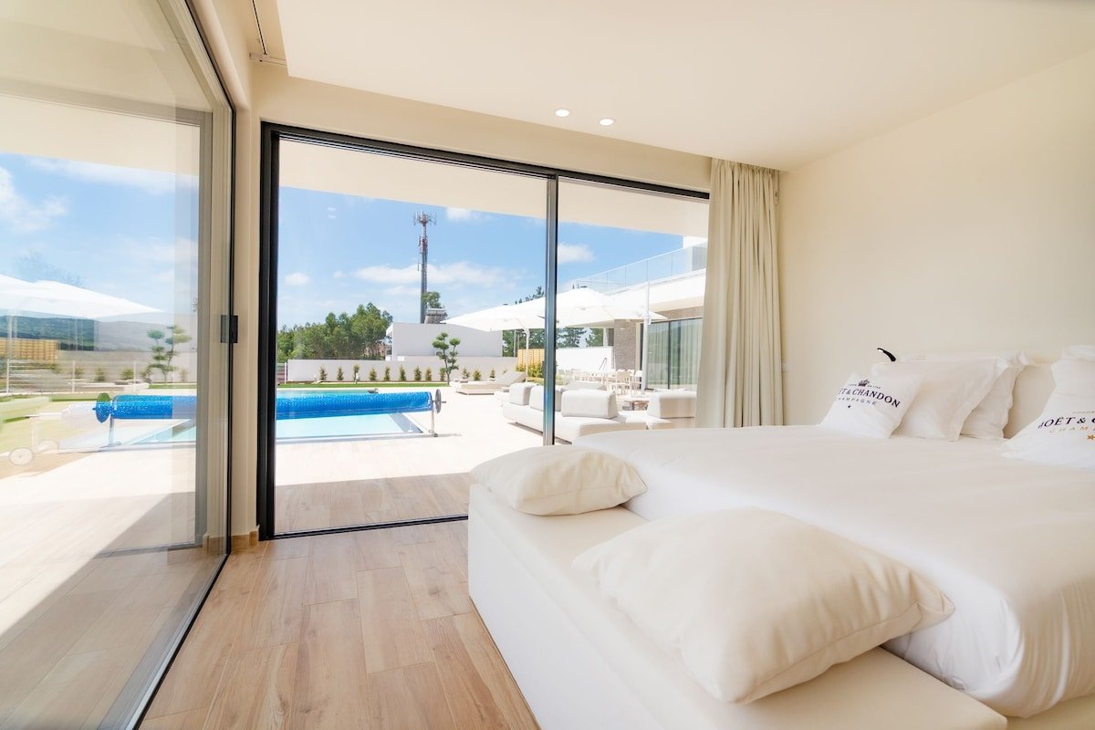 Moderne luxueuze splinternieuwe villa te Cadaval . gallery image 3