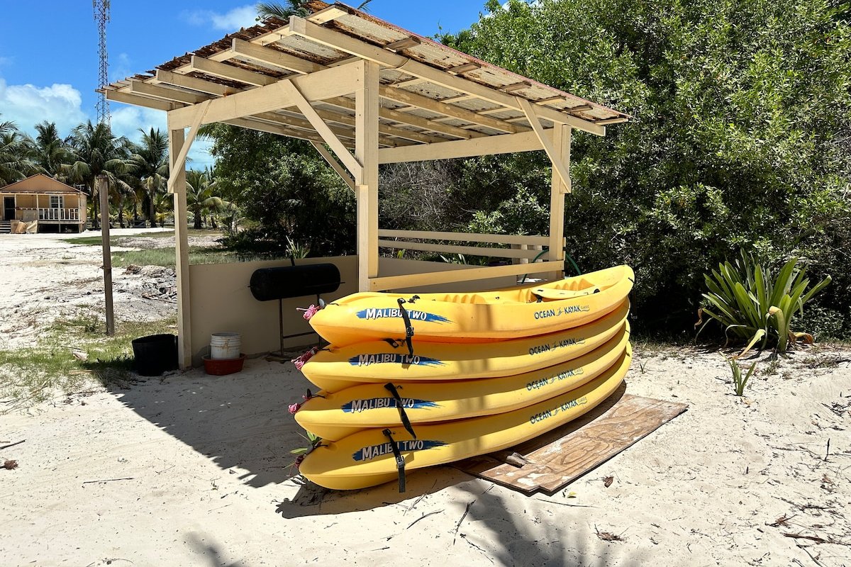 Spacious 7BR Beach Retreat – Ideal for Events gallery image 5