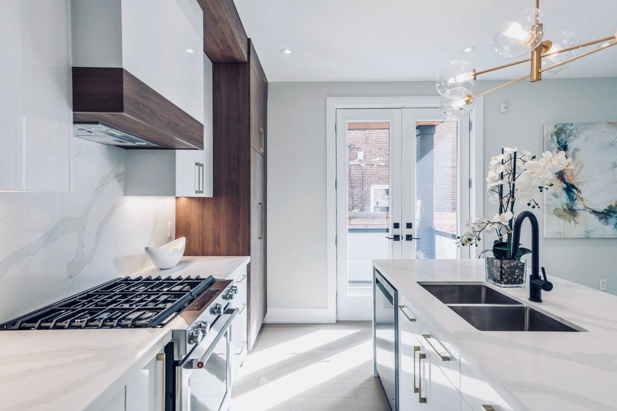 Spacious 3 Bedrooms 3 Baths House Downtown+Parking