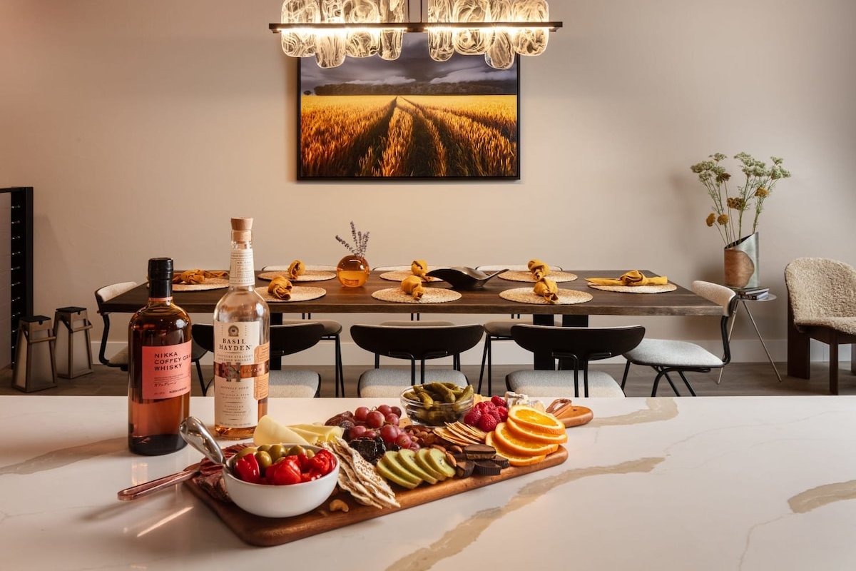 Luxury Mountain Views Downtown Bozeman gallery image 4