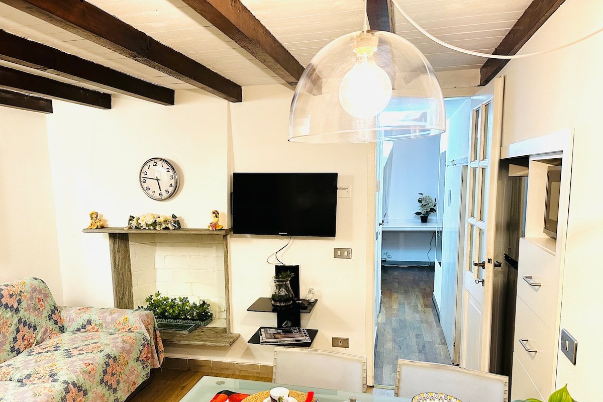 Cosy house in the heart of Navigli Center, Milan gallery image 3