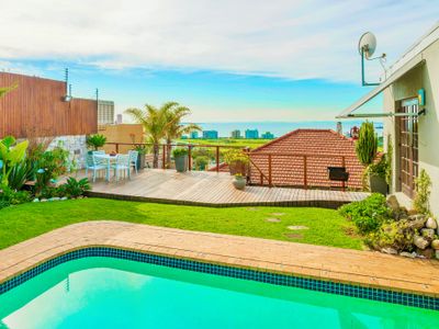 Sun & sea in a luxurious, downtown villa