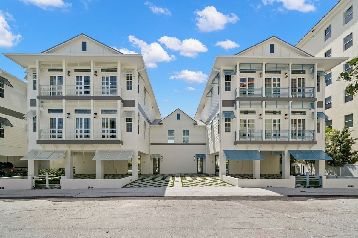 Akoya House and Pearl House – 2 Luxury Homes