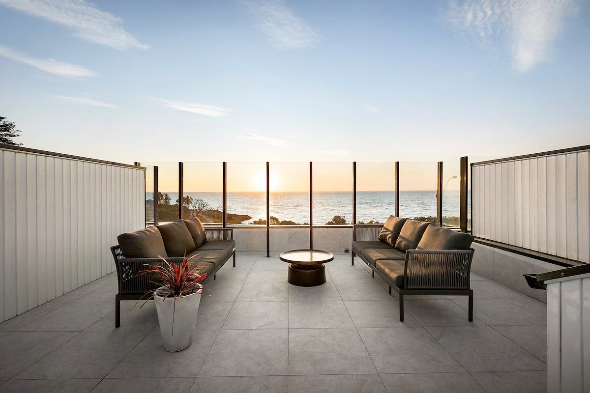 Melbourne Brighton Beach Side Bathing Boxes Stays gallery image 3