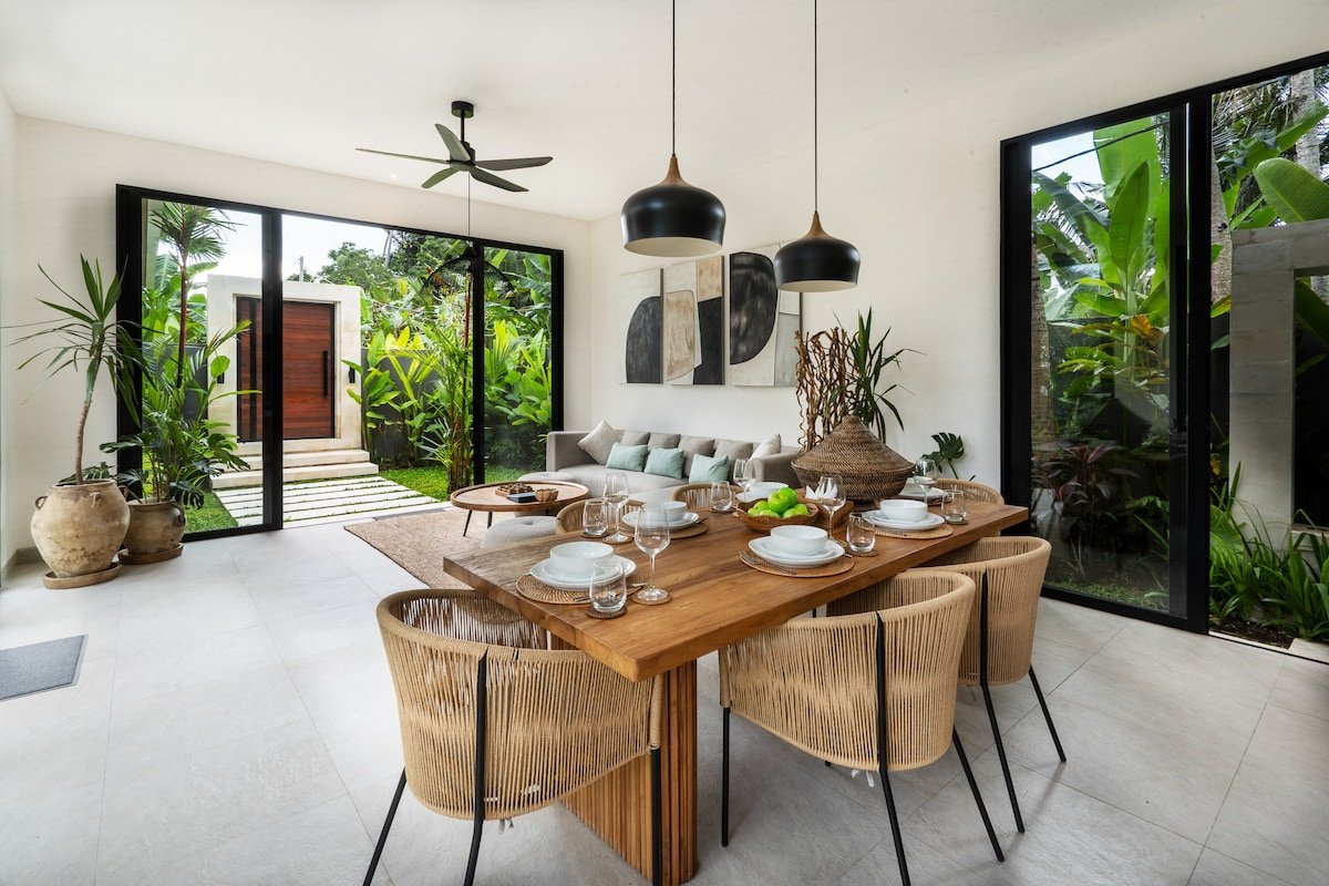 Nelly Ubud Villa: Stylish 3BR + Infinity Pool gallery image 2