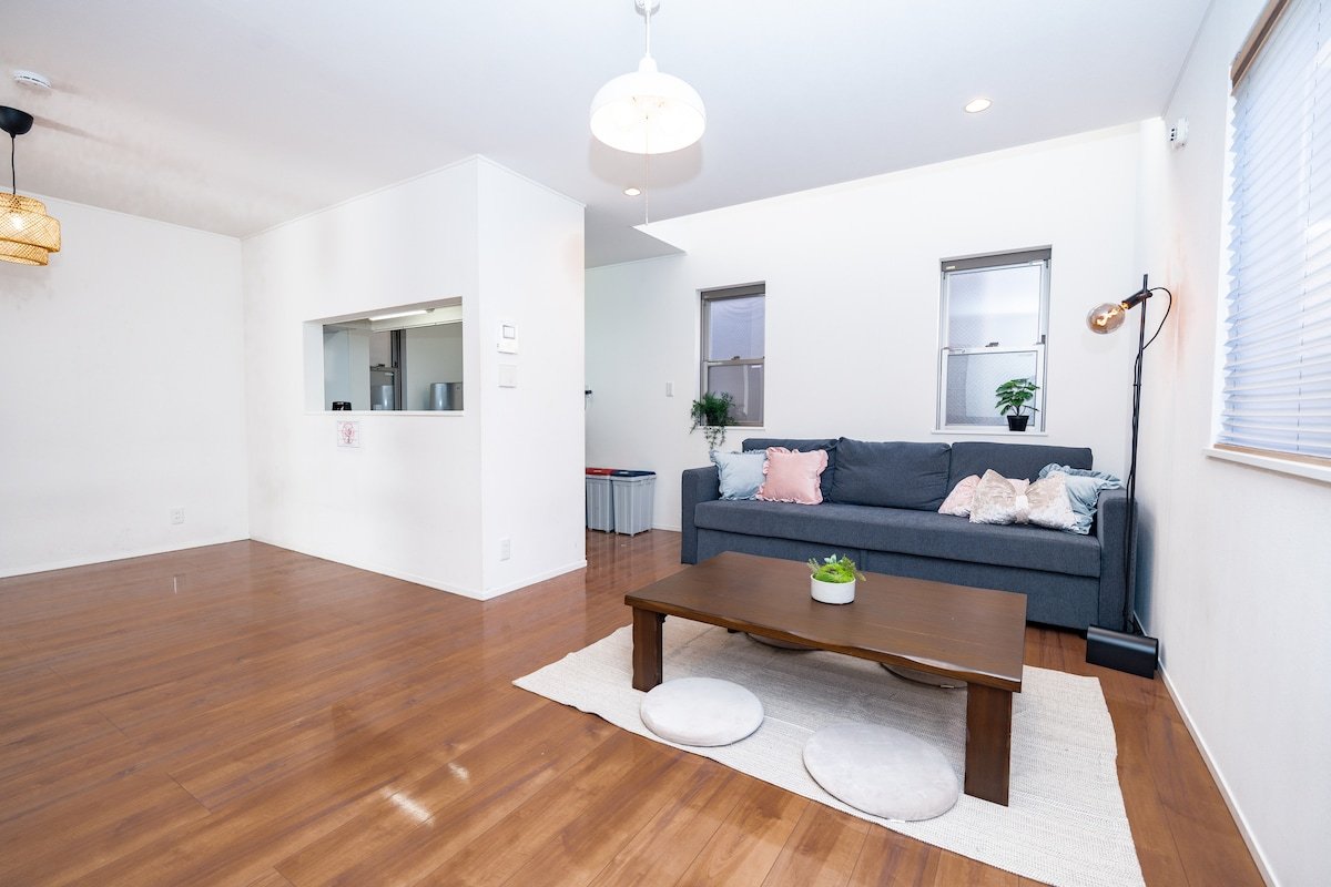 2Min to Shinjuku, 3Min Walk to Shin-Okubo Central! gallery image 2