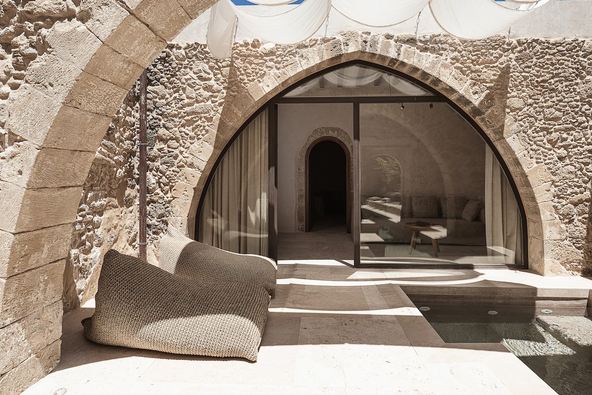 Corte Interna, free heated pool gallery image 4