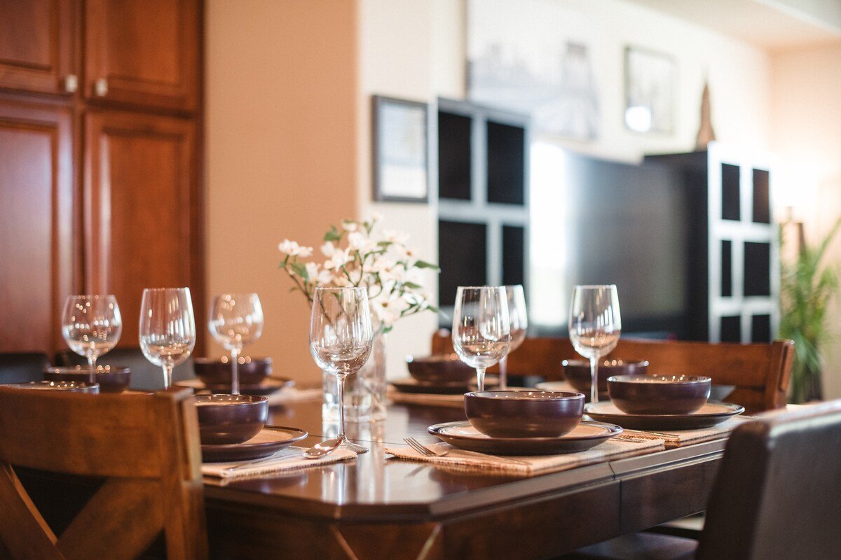 DELUXE HOME in Quiet Community gallery image 4