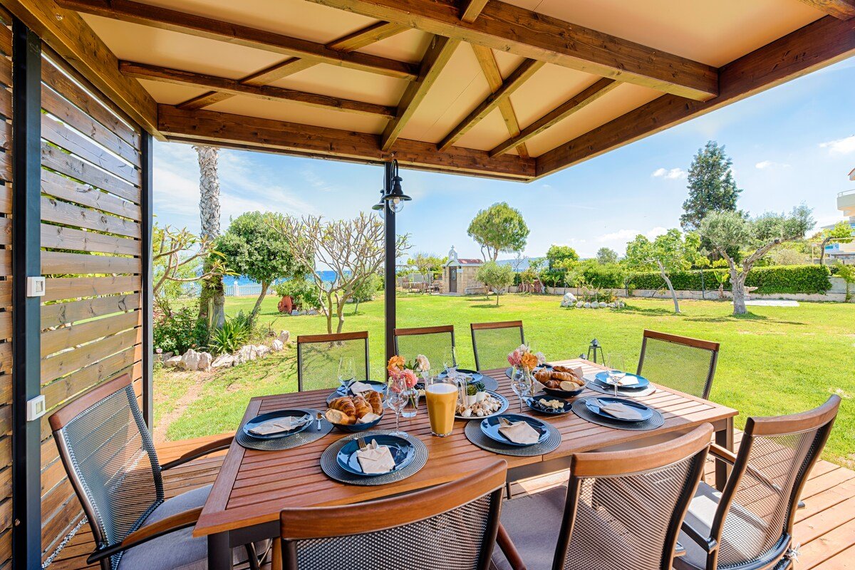 Nastazia Luxury Beach House gallery image 4