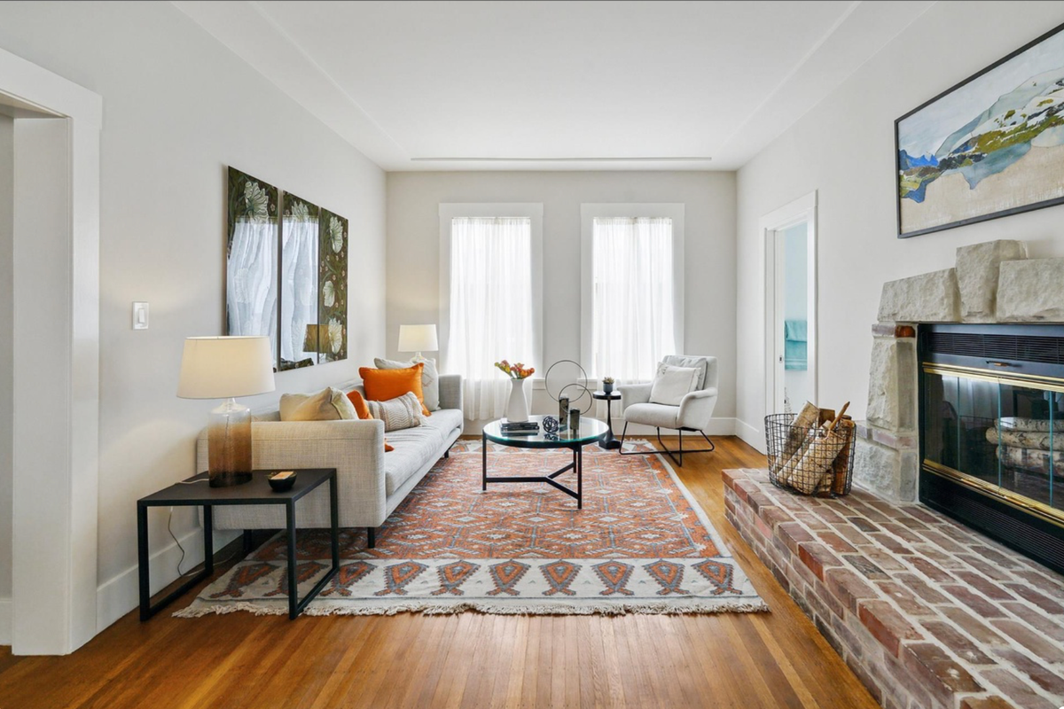 Charming Chez Toi Cottage with Lush Garden