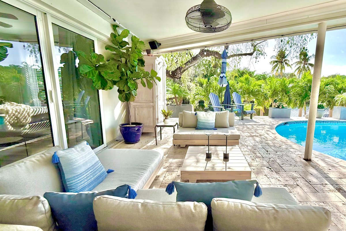 Tropical Paradise LUXEWaterfrontHeatdPoolSpaKayaks