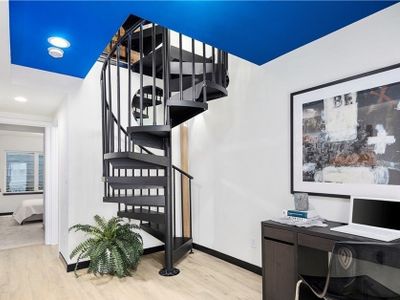 Duplex 4 BR With Rooftop views of Space Needle