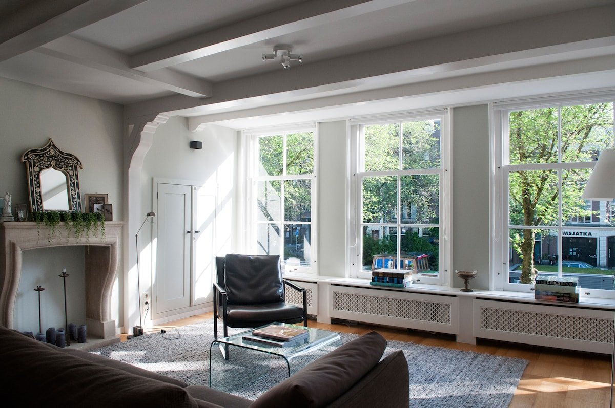 Canal house apartment in famous Jordaan district gallery image 4