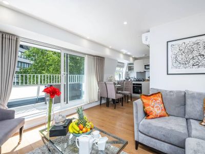 Luxury 2 bedroom Penthouse in Gloucester Road