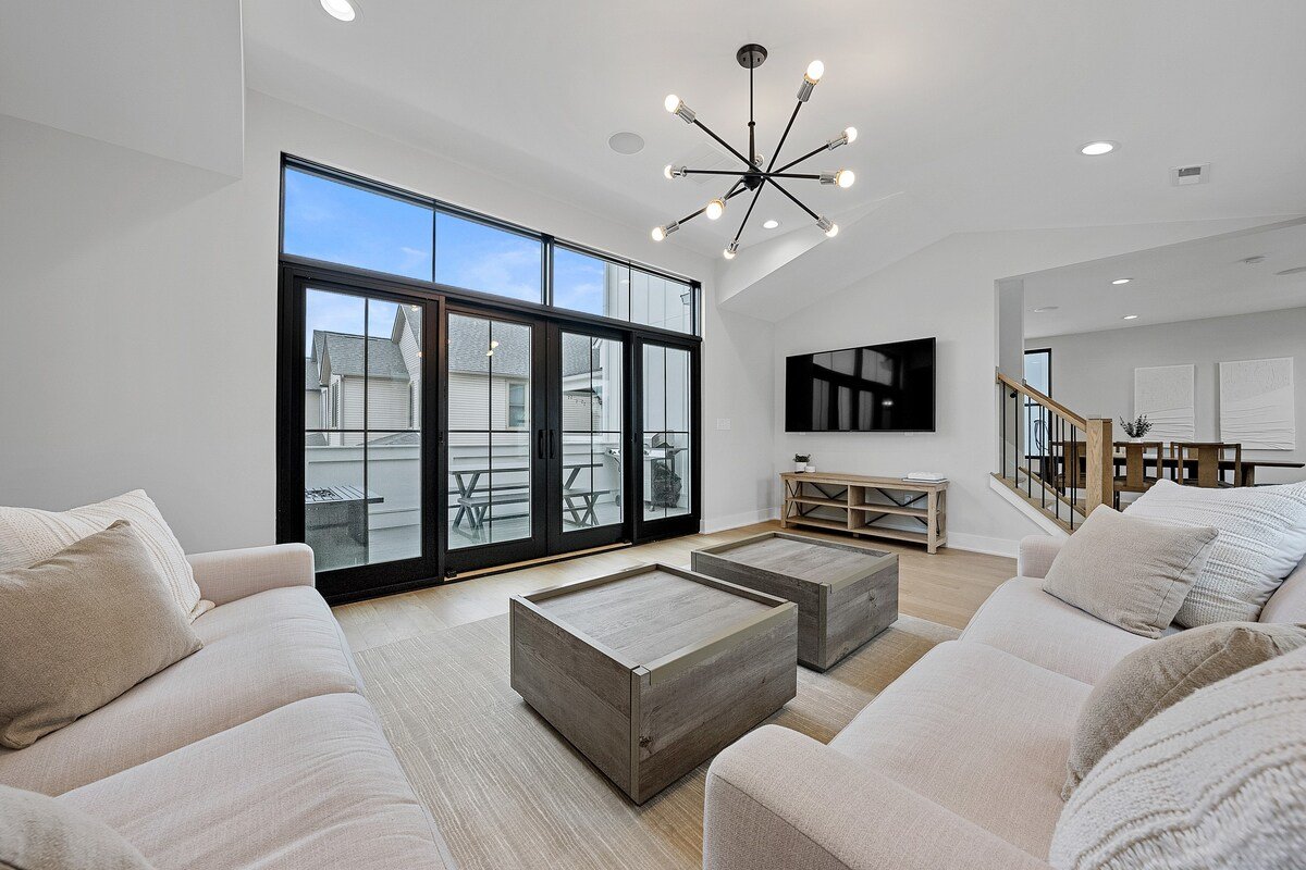 Stunning Italian Village New Build W/ Terrace! gallery image 4