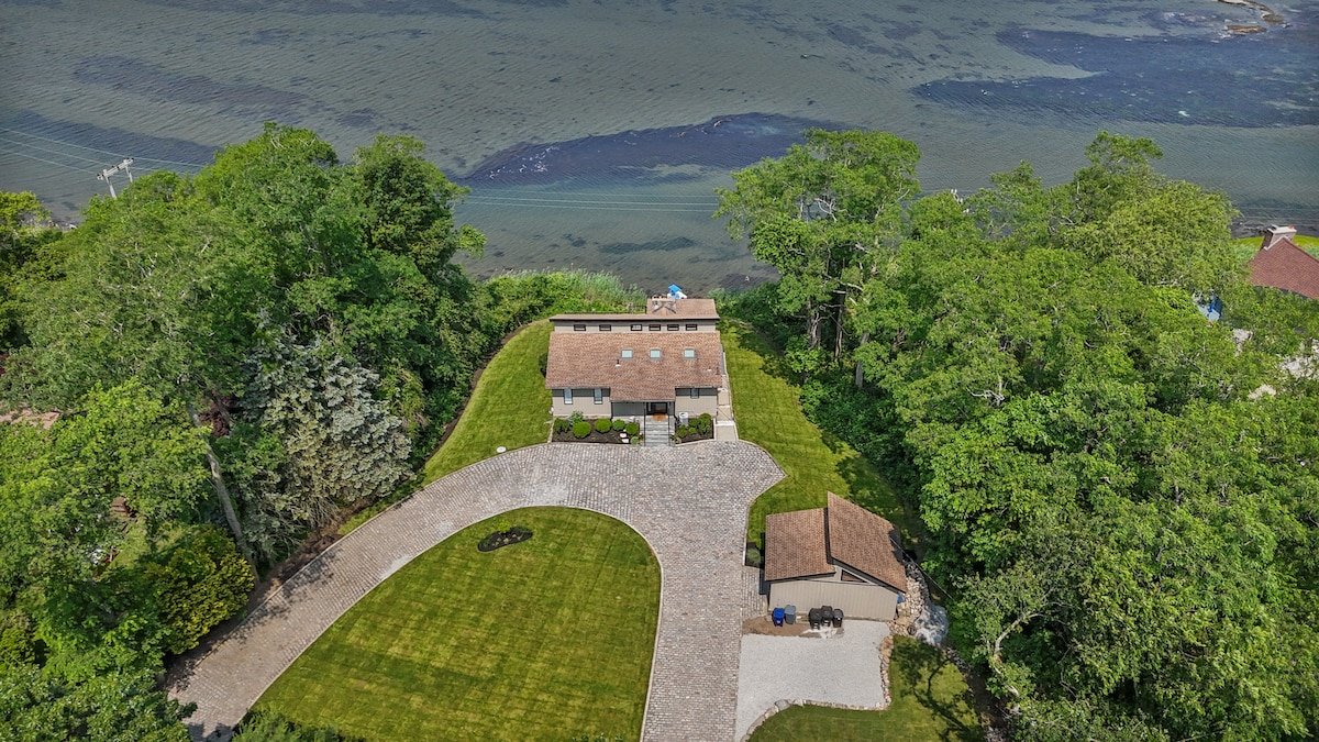 The Aquarius Narragansett, RI Waterfront Property gallery image 3