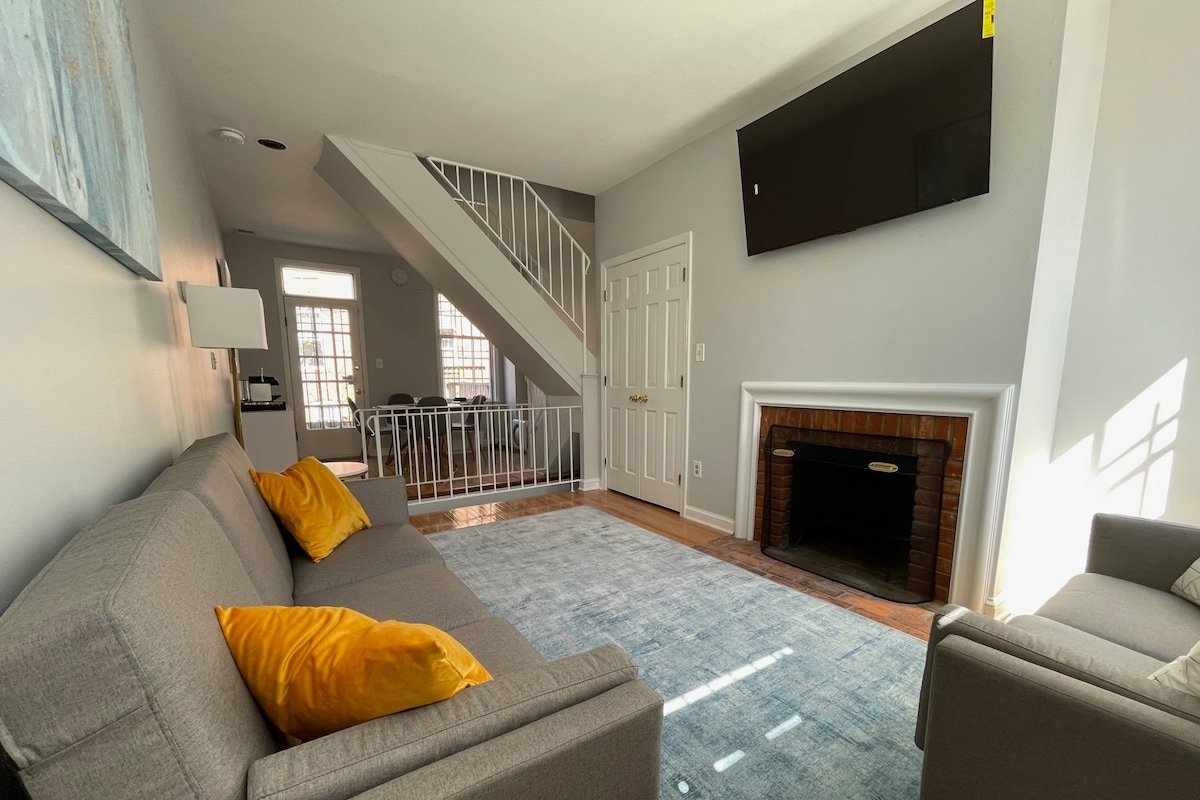 Entire home in DC 6 guests 2-3 bedrooms 2 Bath gallery image 3
