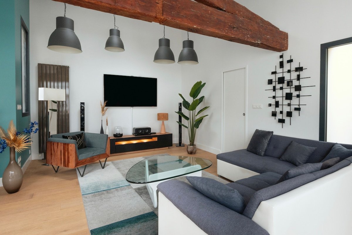 Villa Rousseau – Jacuzzi and Cinema in Bordeaux gallery image 3