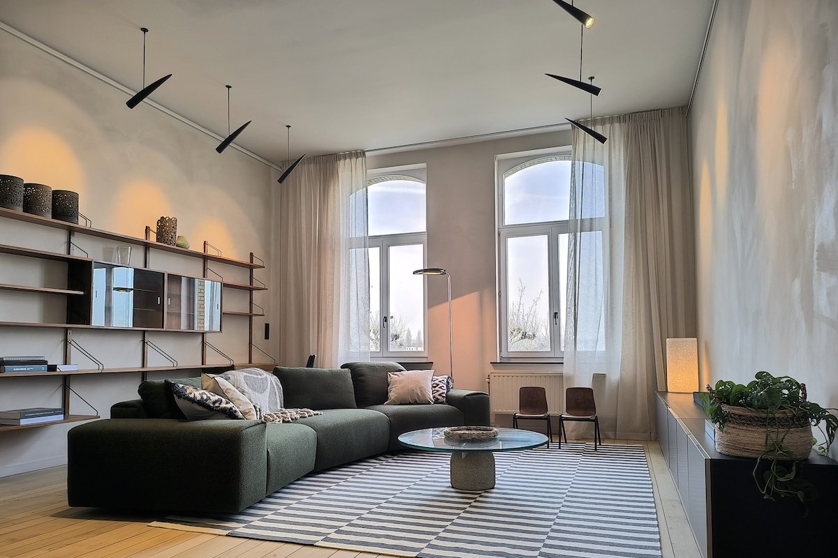 Stunning Riverview apartment gallery image 2