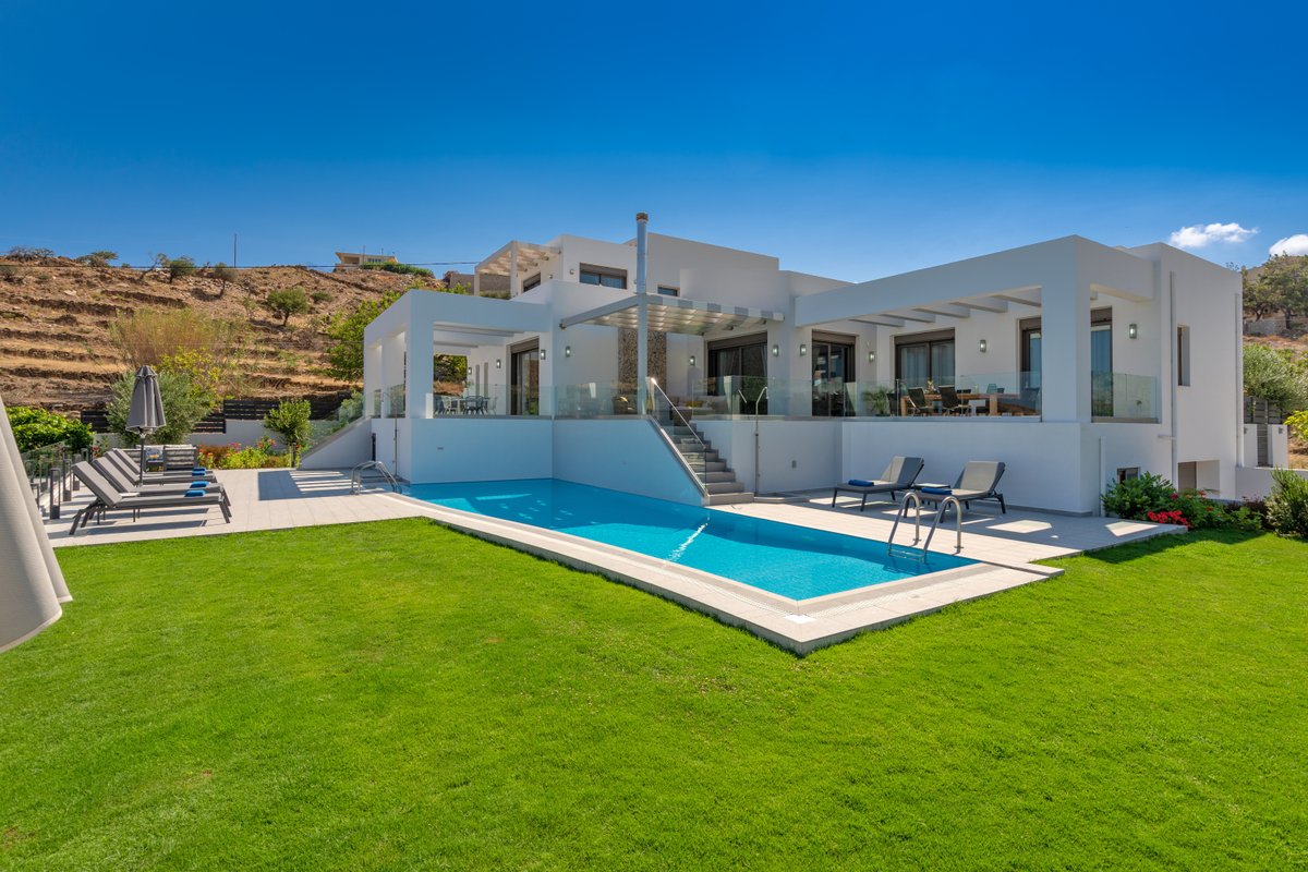 Eolia Iconic Villa, walking distance to the beach