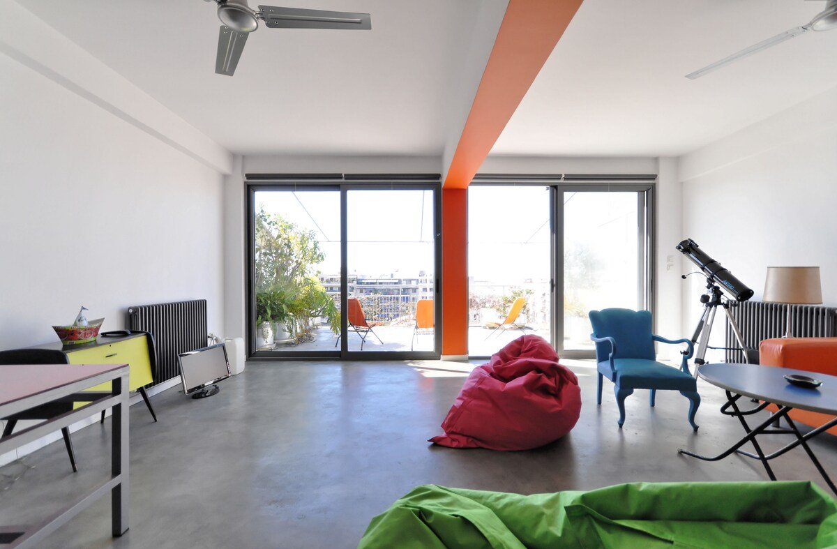 Colourful Cosmopolitan Athens | Acropolis view gallery image 4