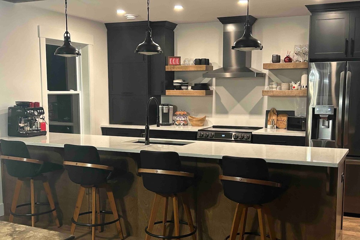 Crabbe Mountain retreat gallery image 5