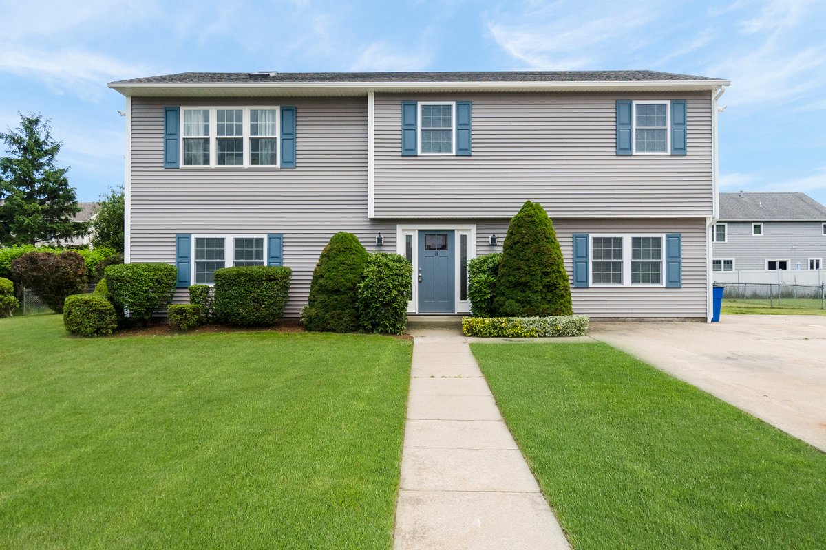 Walk to Beach. Newly Renovated. A/C