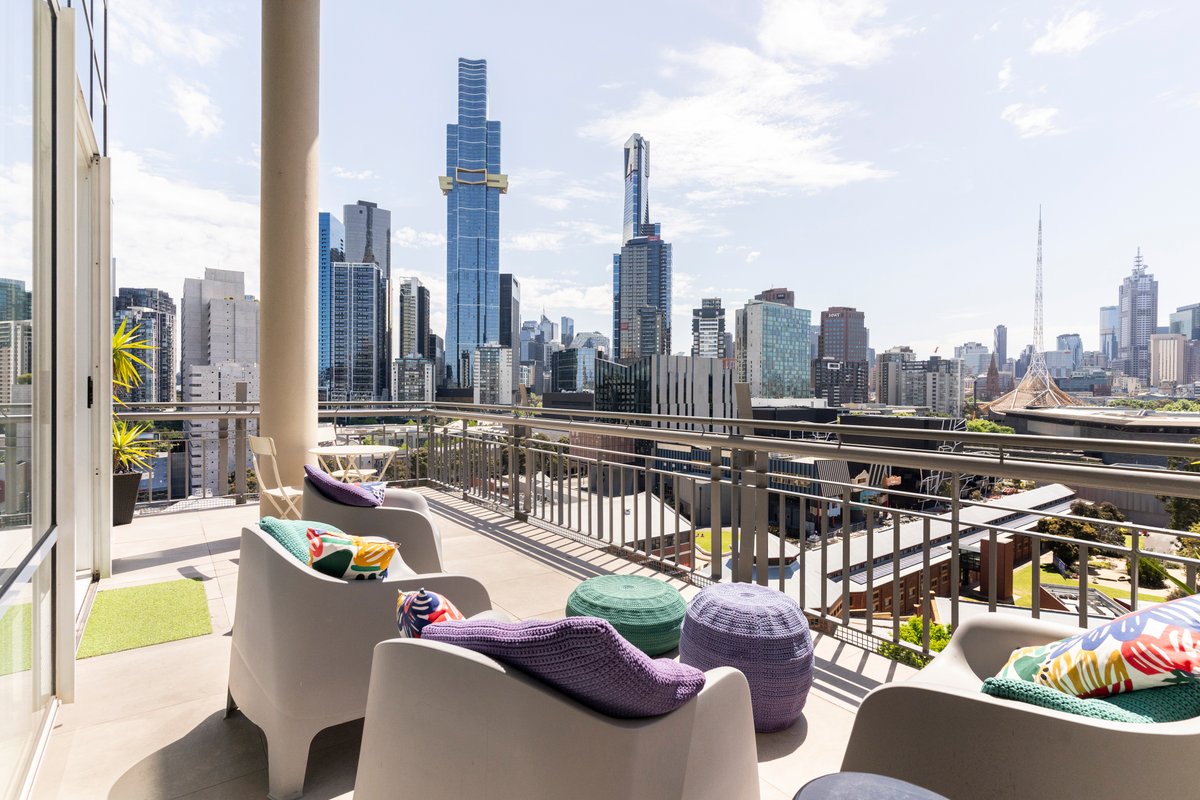 Luxurious Penthouse with Balcony and City Views