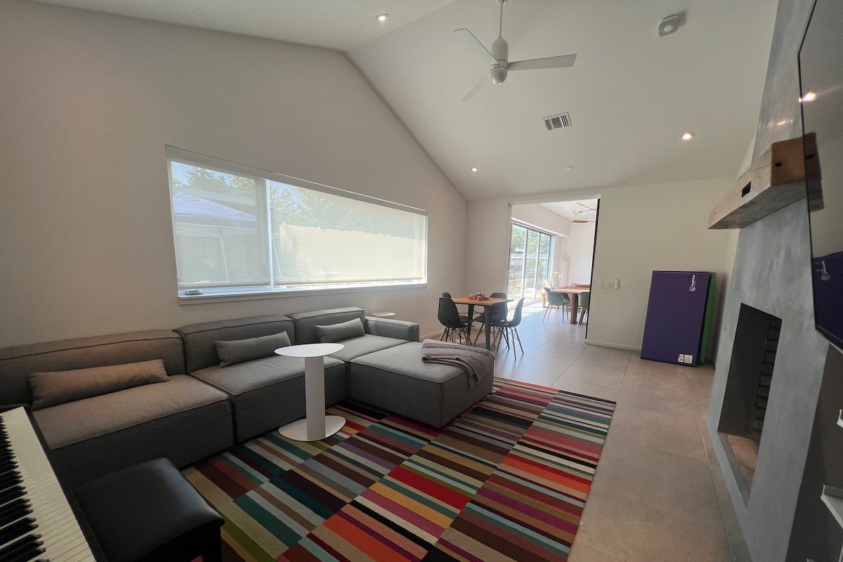 Luxe 4BR–Cold Plunge/Pool/Sauna/Gym in Westlake gallery image 4