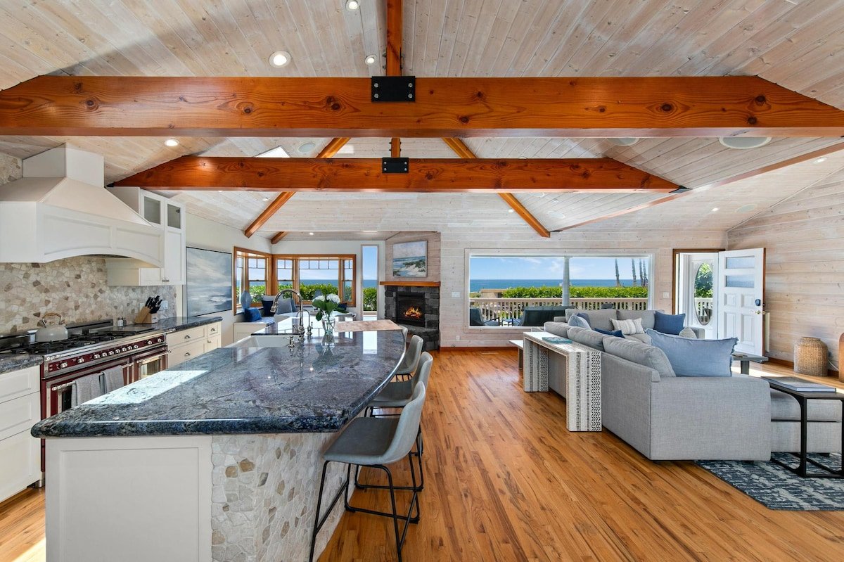 Pacific Beach Oceanfront Compound with Casita