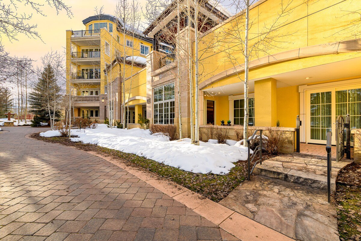 Blue Sky Views At The Ritz-Carlton gallery image 5