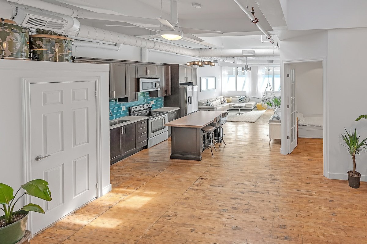 2BR Epic Arts Loft w/ Rooftop Terrace gallery image 4