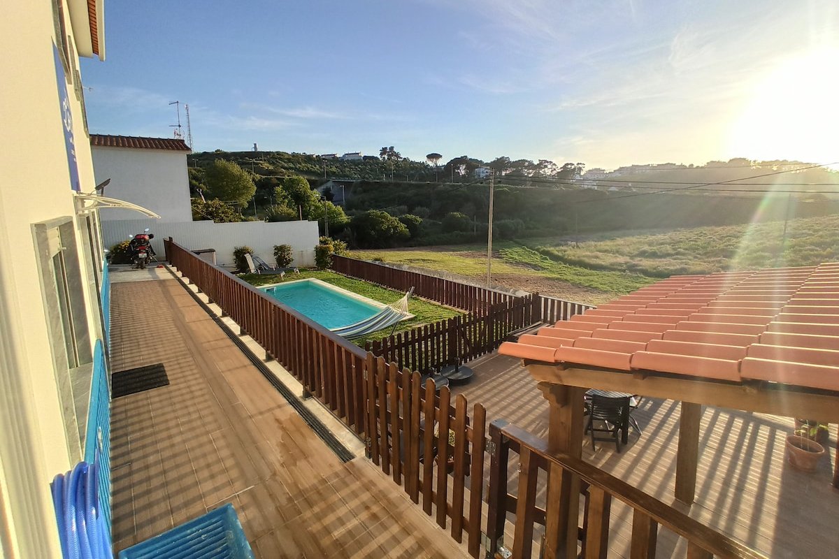 Ericeira Villa · 4 Bedrooms, Private Pool & BBQ gallery image 4