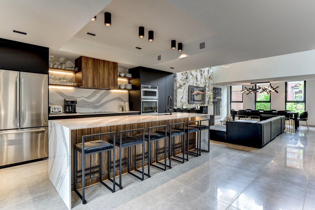 CLUBHAUS Premium Penthouse, Rooftop Hot Tub, Sleeps 14+ gallery image 4