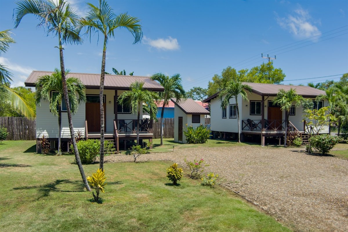 Luxury 4BR Home + 2 Casitas, Pool & Sleeps 16 gallery image 5