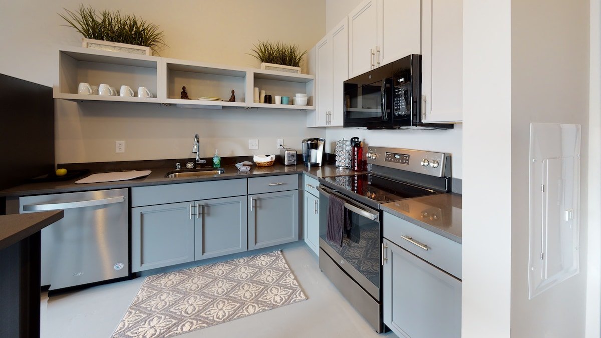 Stunning lofts – Perfect for Large Groups at UMN gallery image 3